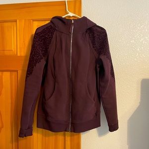 Great condition wine colored Lululemon Scuba hoodie with detailed sleeves